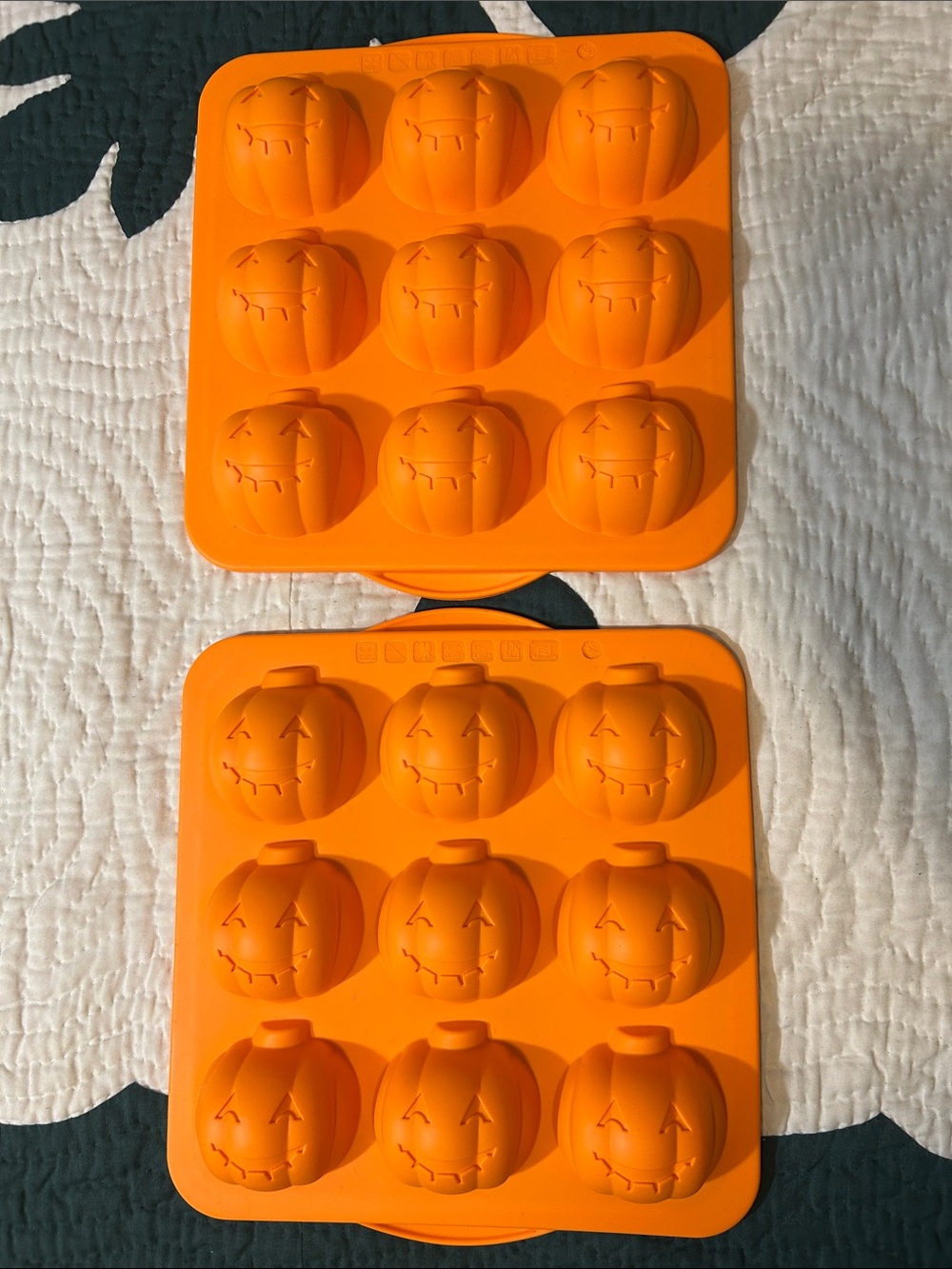 Trudeau pumpkin 🎃 silicone molds (Set Of 2)